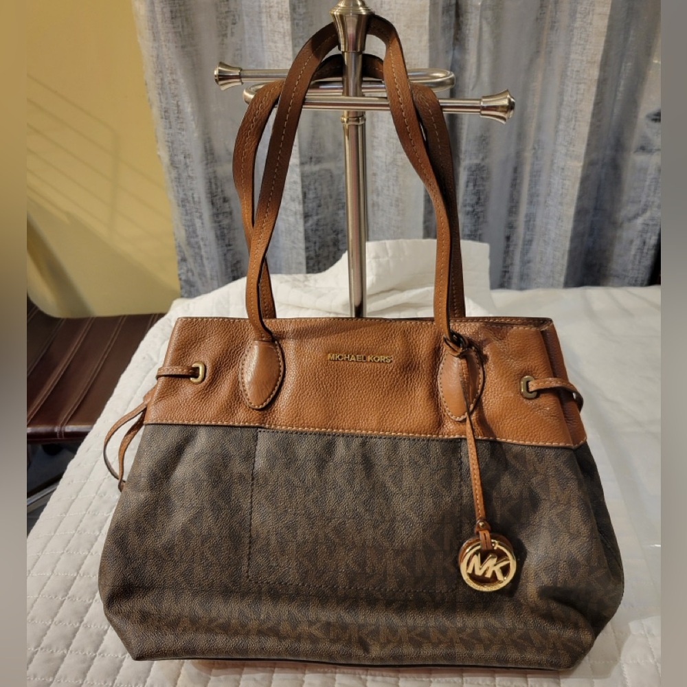 Michael Kors Two-Tone Brown Tote Laptop‎ Bag Preppy Luxury Chic Classy Academic